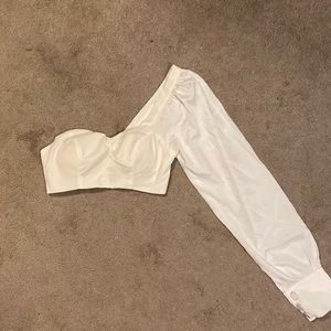 Bebe white crop top one shoulder , brand new without tag, size M